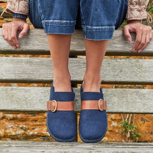 Born | For Women Lia Clogs - Navy Felt Combo (Blue)