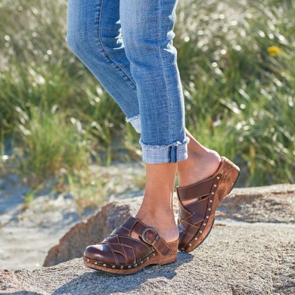 Born | For Women Amber Clogs - Cinnamon Stick (Brown)