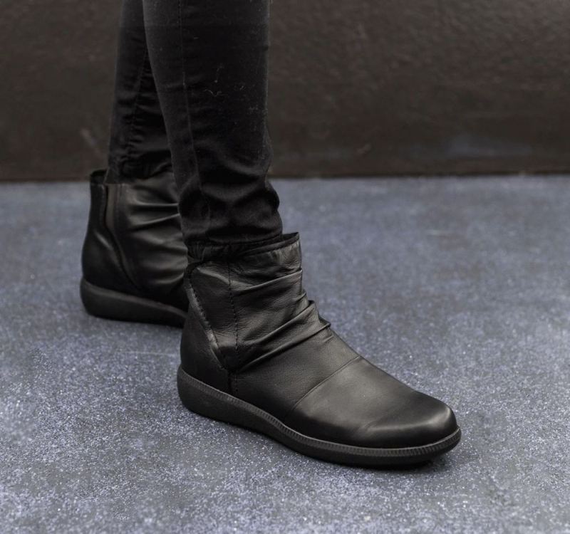 Munro Boots | Women'S Scout-Black Leather | Quick Ship!