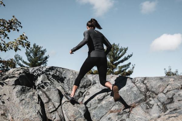 NOBULL WOMEN'S SHOES GRAPHITE MATRYX  TRAIL RUNNER