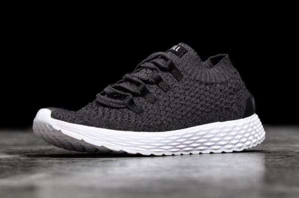 NOBULL WOMEN'S SHOES GRAPHITE KNIT RUNNER