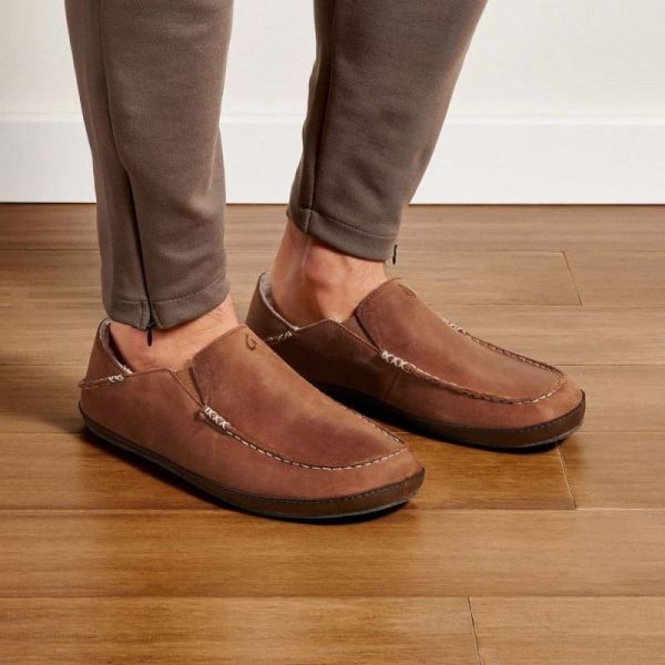 Olukai Men's Moloa Leather Slippers - Toffee / Dark Wood