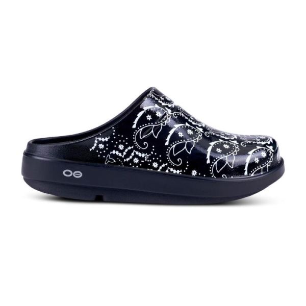 Oofos Women's OOcloog Limited Edition Clog - Black Bandana