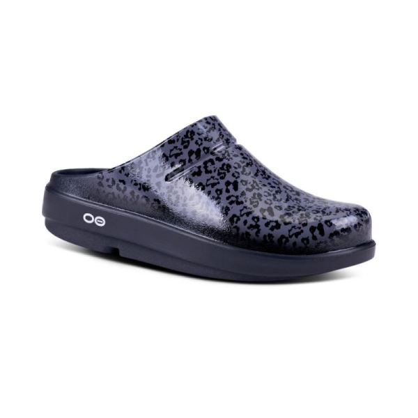 Oofos Women's OOcloog Limited Edition Clog - Gray Leopard