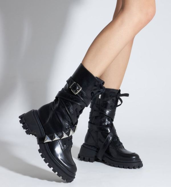 Schutz | Women's Monttila Leather Boot-Black