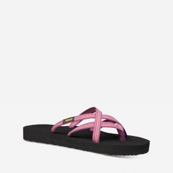 Teva | Women's Olowahu - ANTIGUOUS RED PLUM