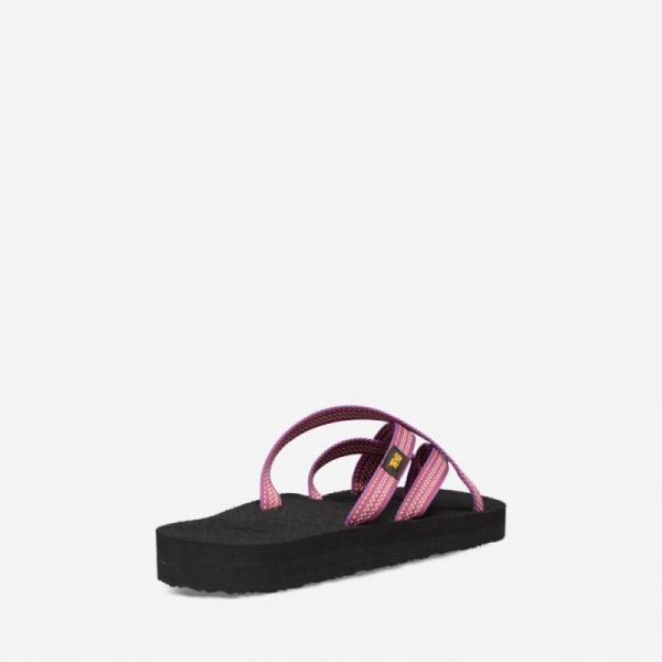 Teva | Women's Olowahu - ANTIGUOUS RED PLUM