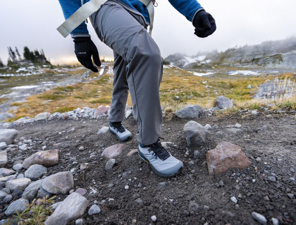 TOPO WOMEN'S TRAILVENTURE 2-Stone/Navy