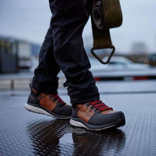 Keen | Men's Red Hook Waterproof Boot (Carbon-Fiber Toe)-Tobacco/Black